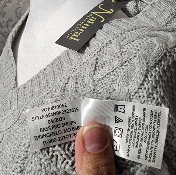 Cabela's Sweater Women's size large, gray NWT - Picture 10 of 13